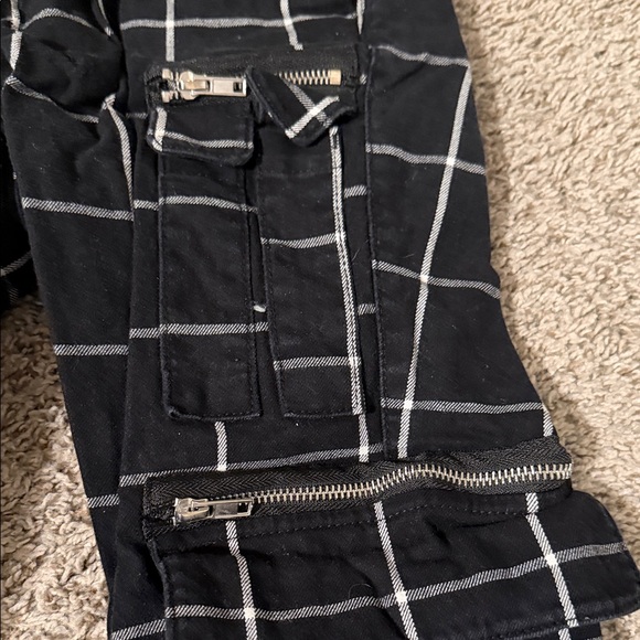 Hot Topic Black and White Grid Cargo Pants - Picture 3 of 7